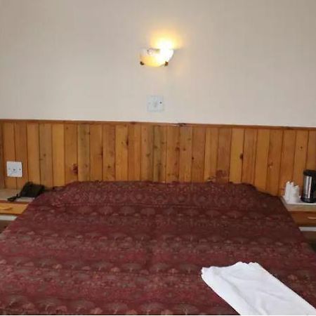 Hotel Manali Continental Екстериор снимка